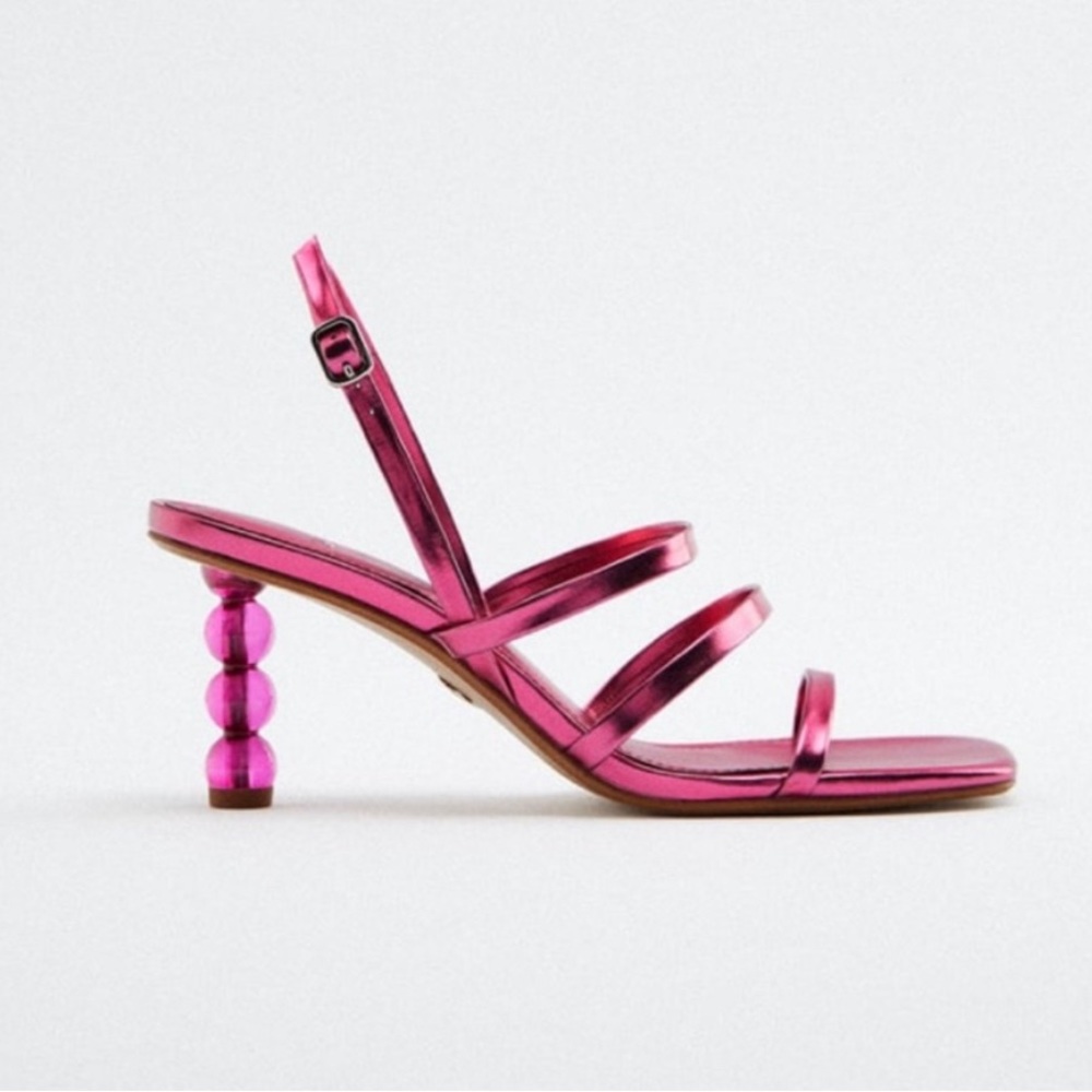 ZARA ~ ROUND HEELED SANDALS